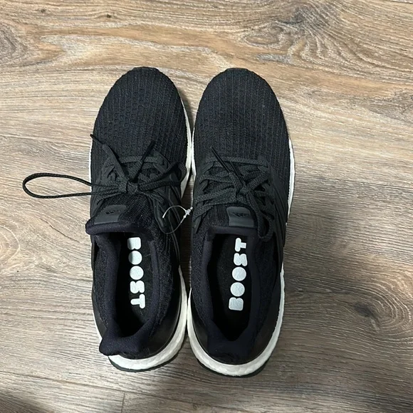 Adidas Women’s Ultraboost sneaker - Picture 6 of 6